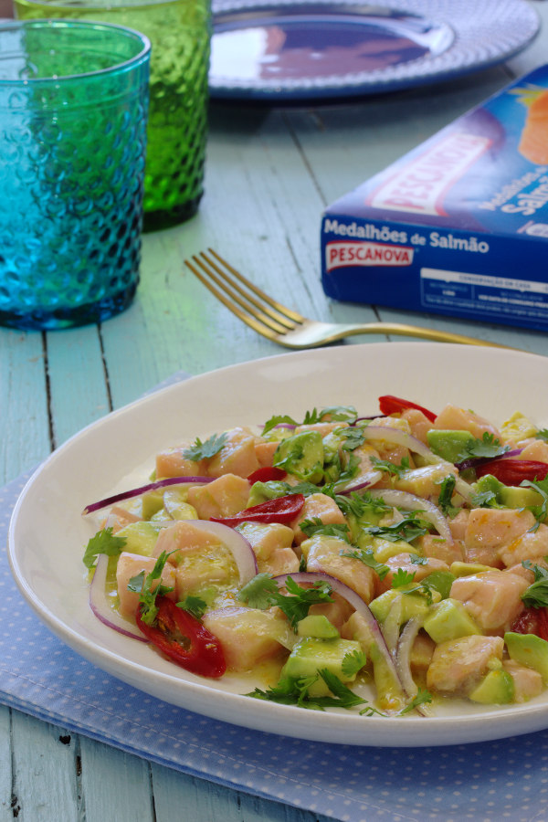 Cinco Quartos De Laranja Ceviche De Salmao Com Abacate E Laranja