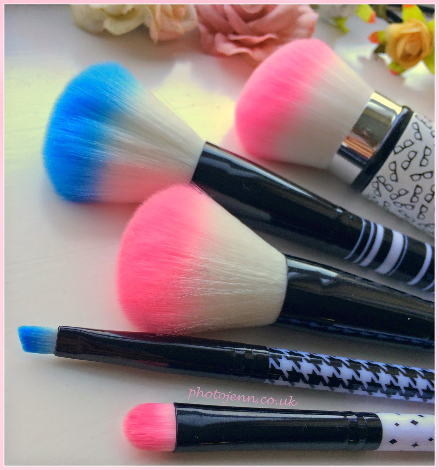 blue-pink-make-ip-brush-wilko