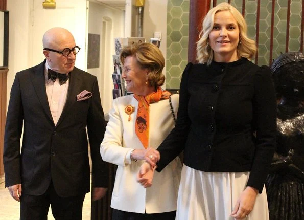 Queen Sonja and Crown Princess Mette Marit attended the official opening of Killi-Olsen: sculptures exhibition