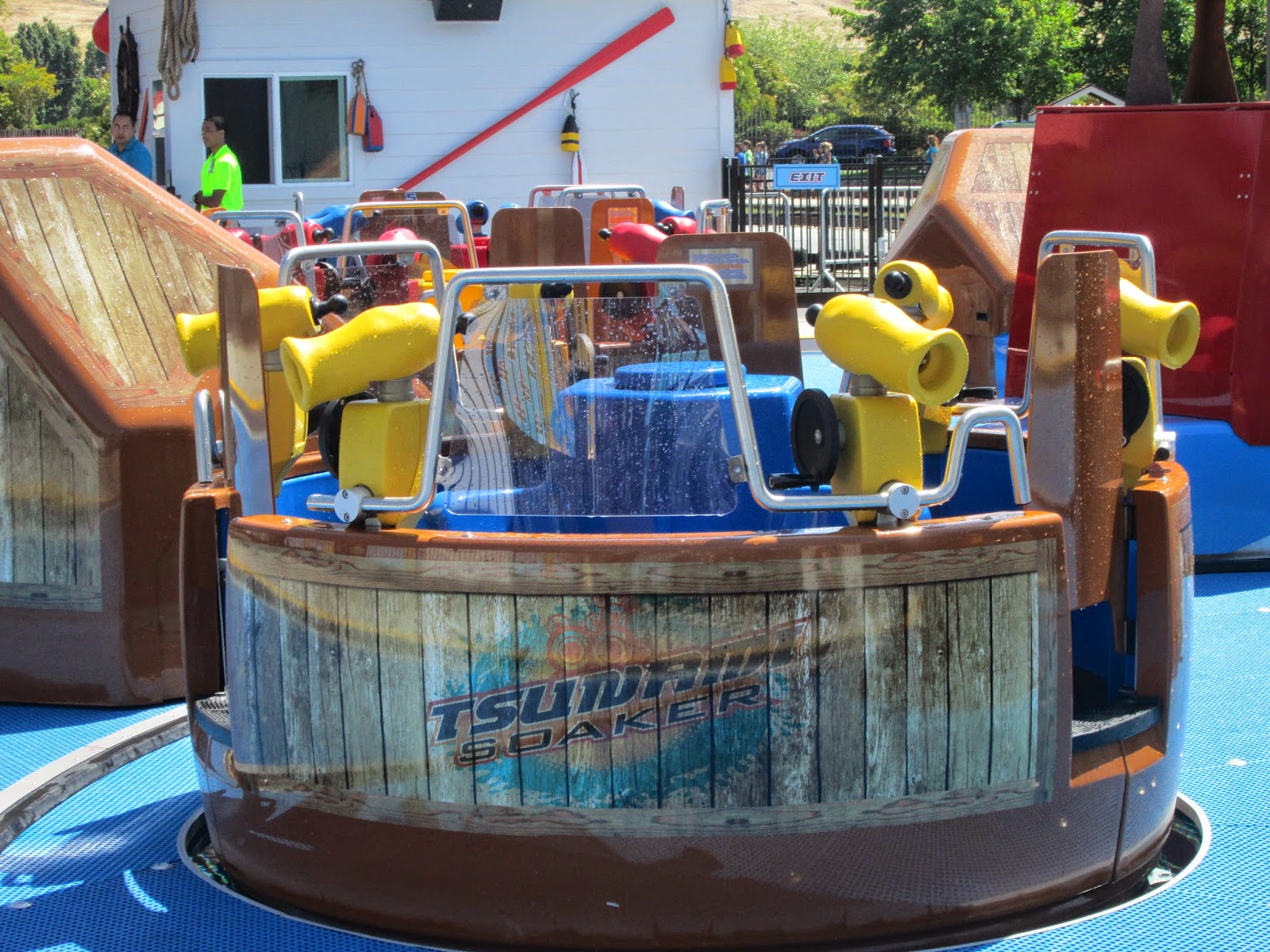 Review of Tsunami Soaker Water Ride - Now Open at Six Flags Discovery ...