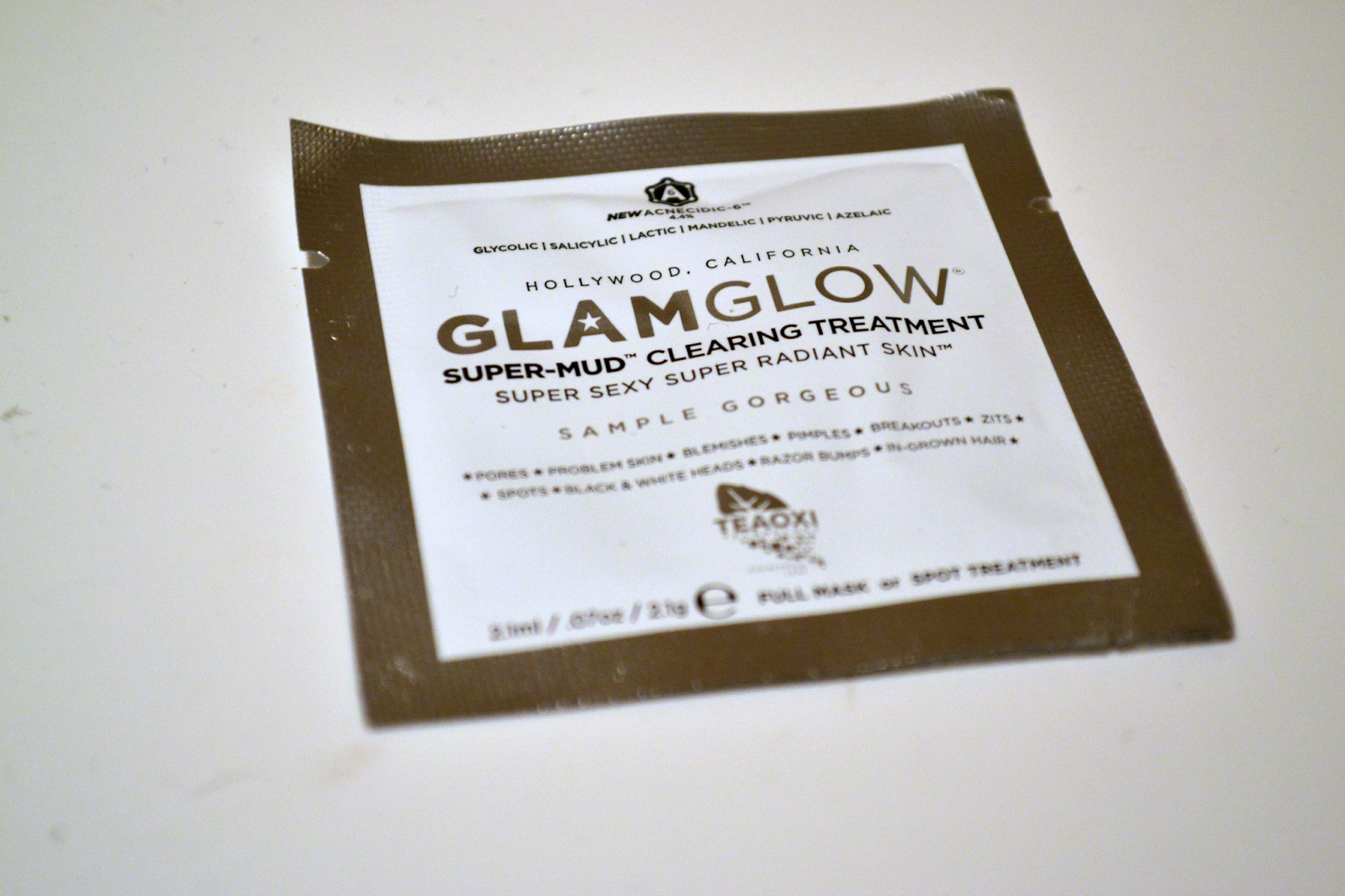 glam-glow-sample-sachet