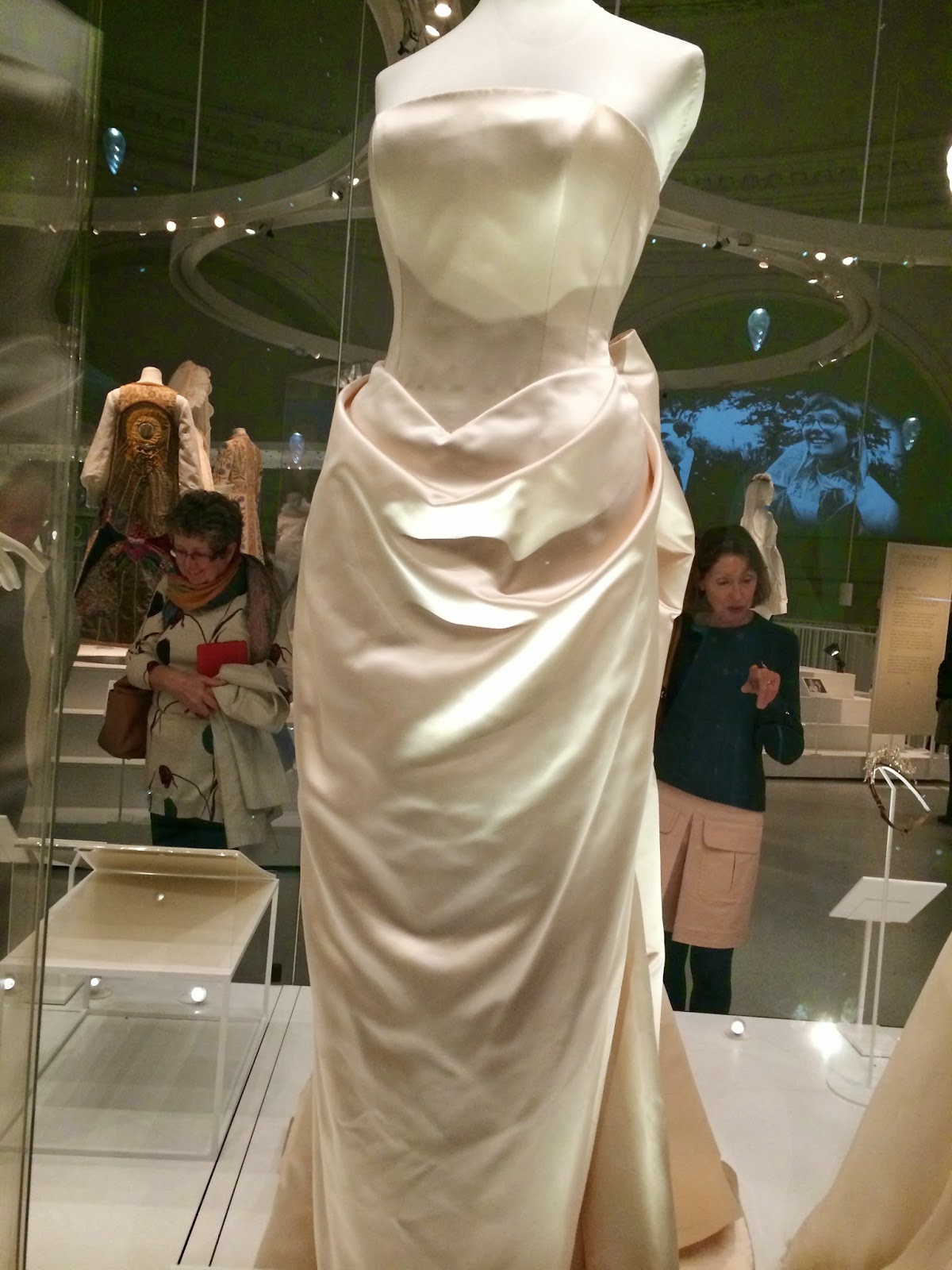 Love & Life in...: Wedding Dresses at the V&A
