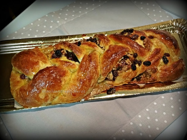 Trenza Hojaldrada Con Uvas Y Nueces
