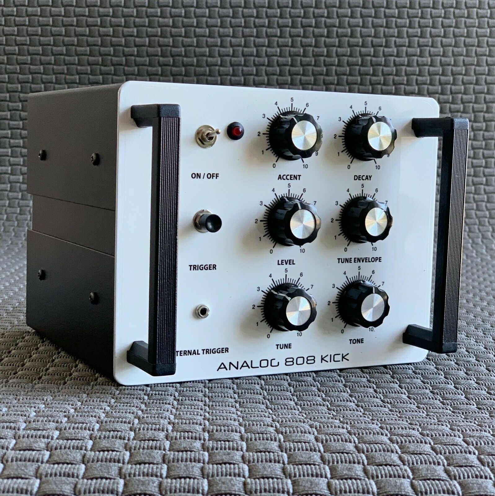 MATRIXSYNTH Engineer Boutique Handmade Analog 808 Bass Kick