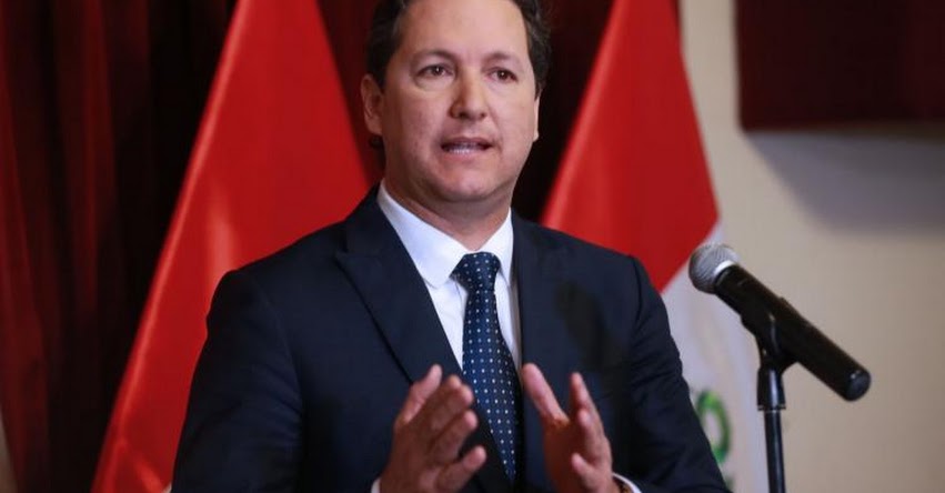 Ley de financiamiento ilegal es nefasta y no firmaré autógrafa, sostuvo el presidente del Congreso, Daniel Salaverry Ley de financiamiento ilegal es nefasta y no firmaré autógrafa, sostuvo el presidente del Congreso, Daniel Salaverry