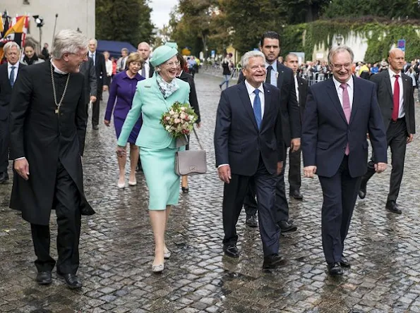 Gauck's partner Daniela Schadt, German President Joachim Gauck, Denmark's Queen Margrethe II., the Council chairman of the Evangelical Church in Germany,