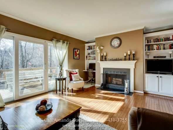 Real Estate Properties for Sale in Alexandria VA  - This Alexandria VA townhouse is exceptionally maintained, filled with natural light and spacious living spaces and complete with all the amenities for  comfortable modern living. What more can you ask for?