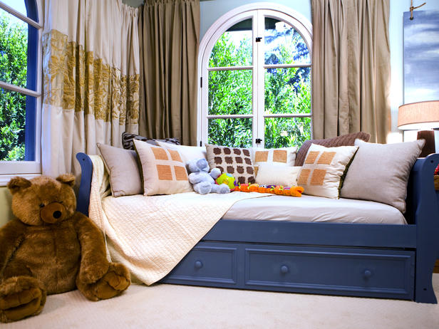 Modern Furniture Daybeds  2013 Ideas  from HGTV