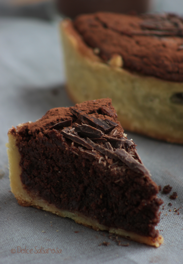 torta al cioccolato fondente in guscio 