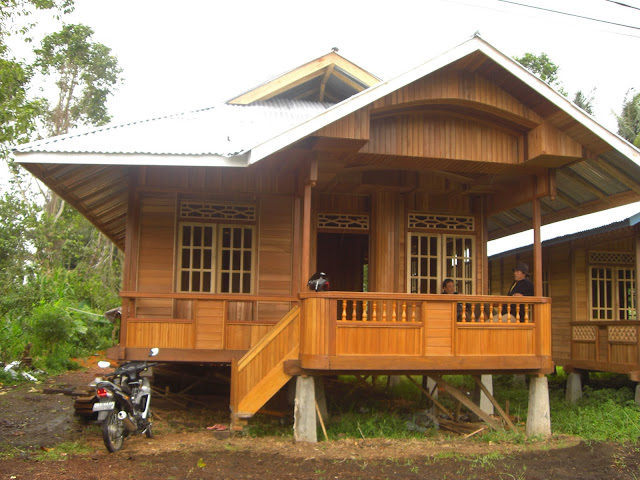 Rumah Kayu Minimalis