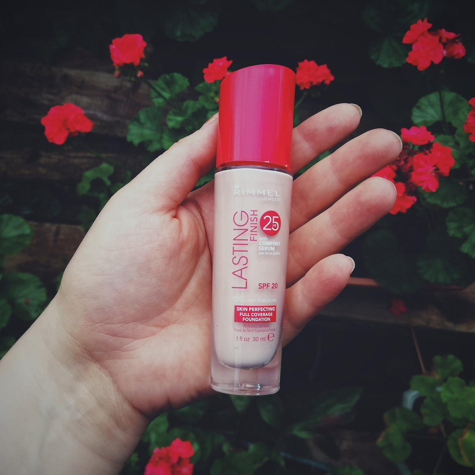 Everyday foundation for oily skin Rimmel Lasting Finish 25 hours