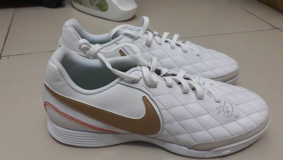 ronaldinho boots 2018