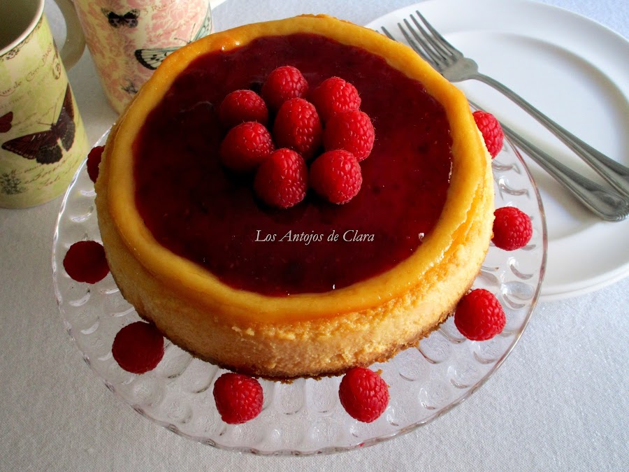 Cheesecake con mermelada de frutos rojos