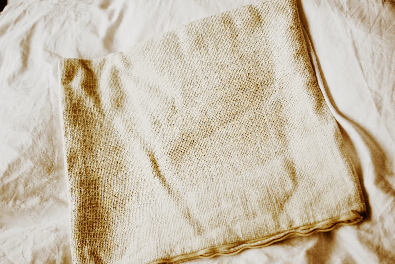 Gold, Glanz und Eleganz mit Acrylfarbe | Iby Lippold Haushaltstipps