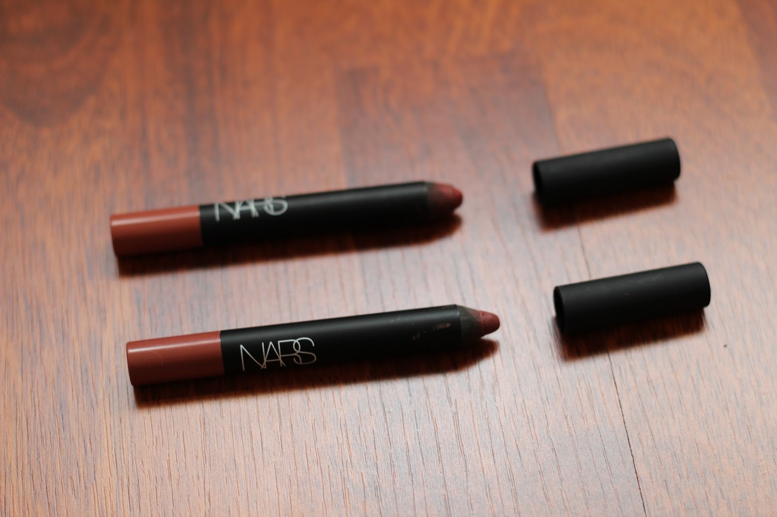 The Makeup Bomb NARS Matte Velvet Lip Pencil Bahama/Walkyrie