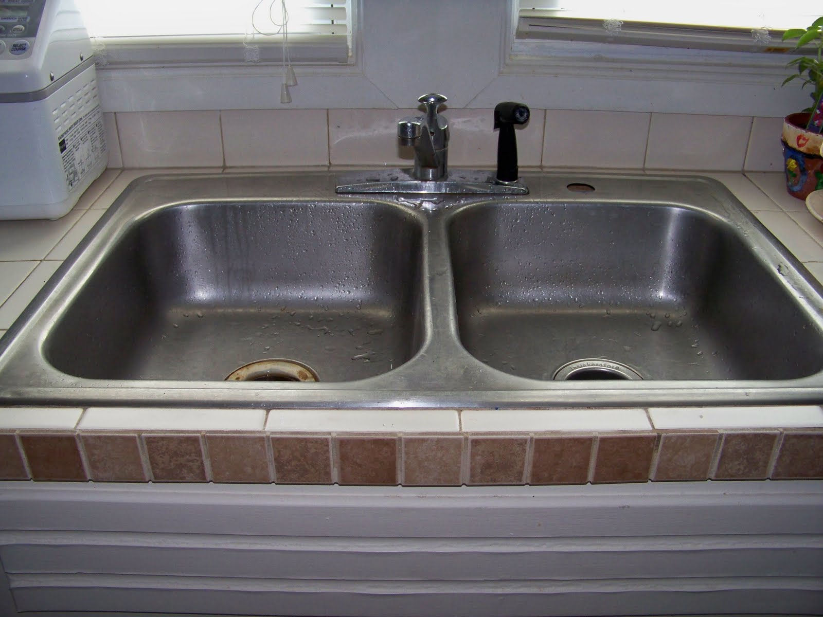 What Are Kitchen Sinks Made Out Of