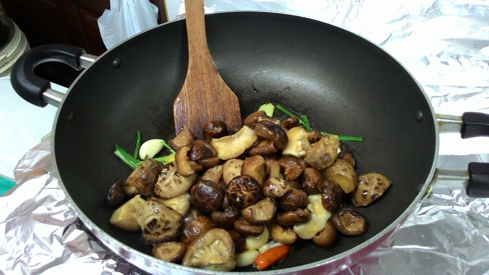 My Cooking Recipe 冬菇焖鸡脚 Braised Mushrooms Chicken Feet