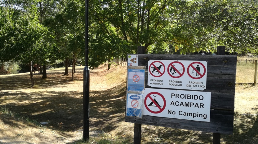 Proibido acampar no Parque de Merendas