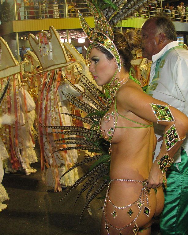 Nude Samba Dancer 115