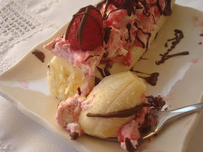 Corabioare de banana cu mascarpone si zmeura