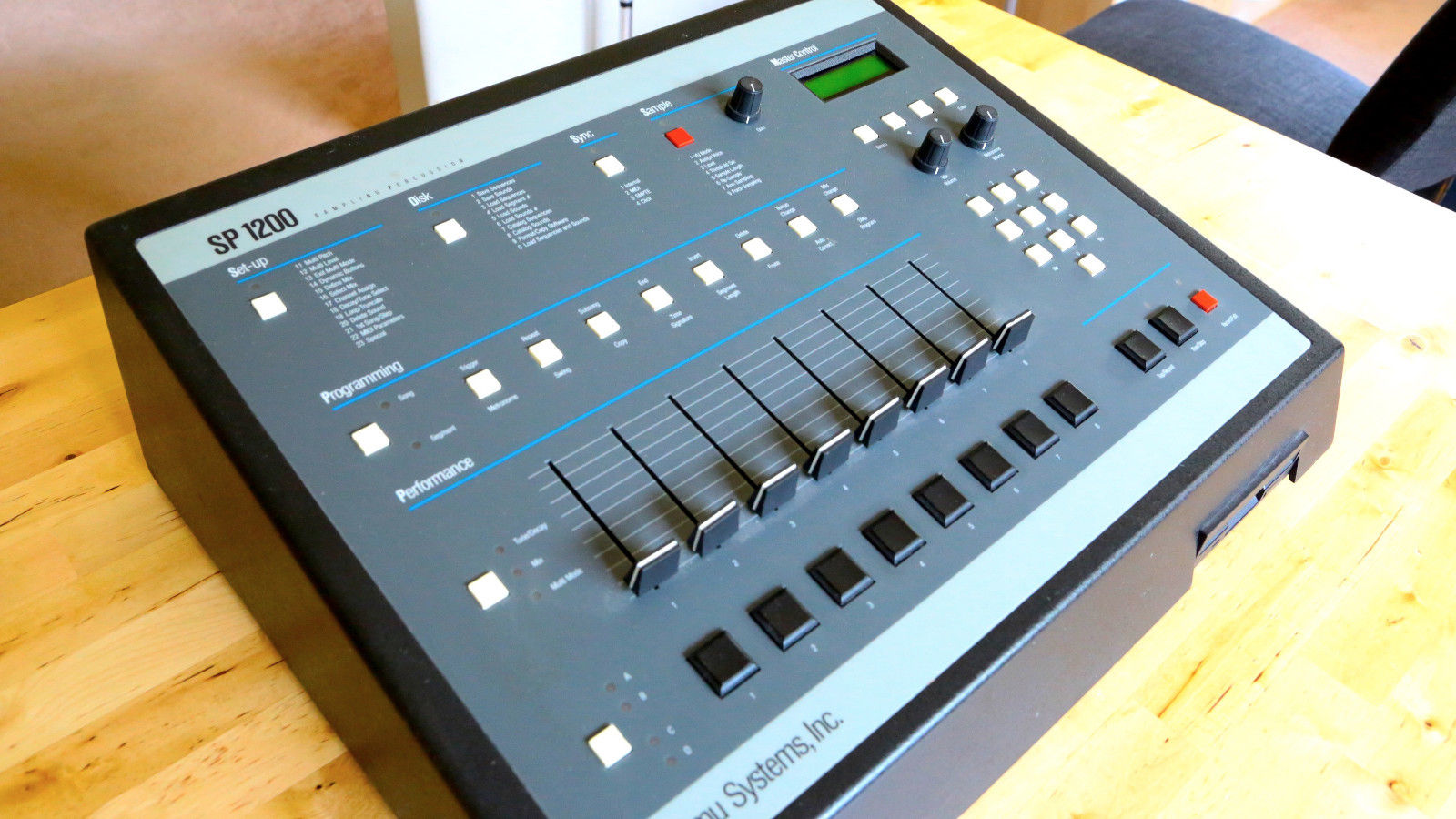 MATRIXSYNTH Emu Sp1200 Vintage Sampling Drum Machine SN 019704435