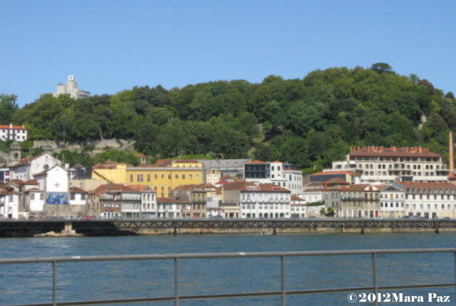 Vista do Porto, a partir da marginal de Gaia