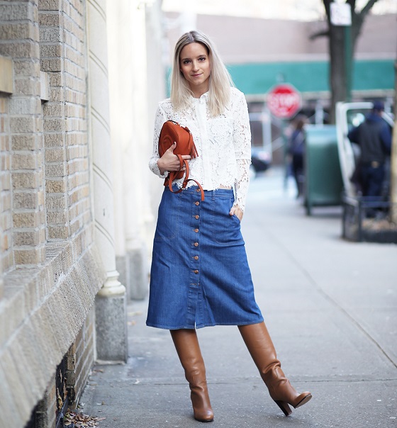 bota cano longo com saia jeans