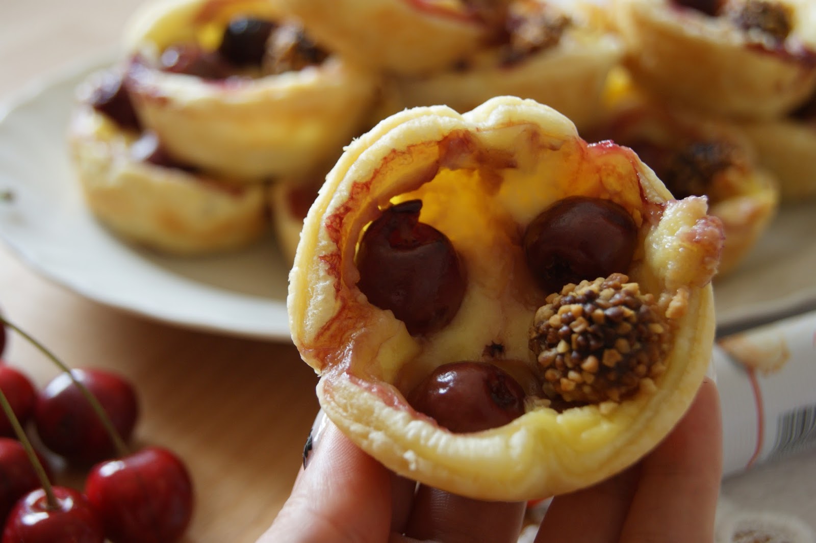 Blätterteig Puddingteilchen mit Kirschen und Giotto - monis_paradise ♥