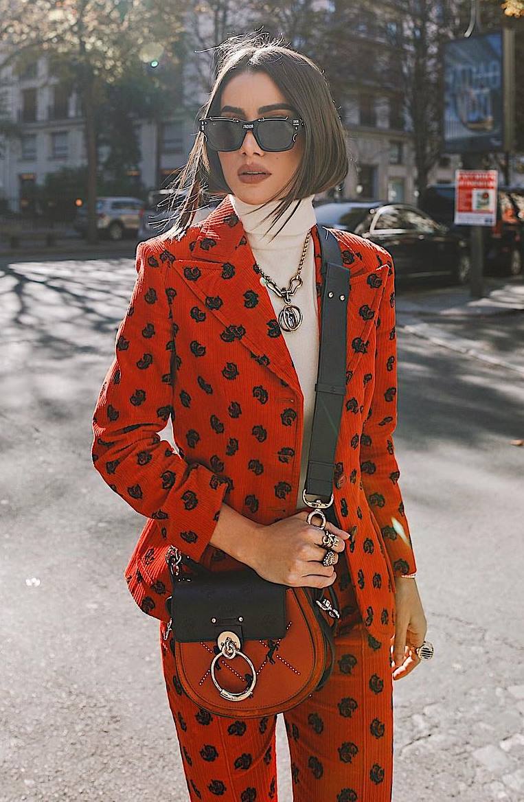 christmas outfit idea / nude high neck top + red printed suit + crossbody bag