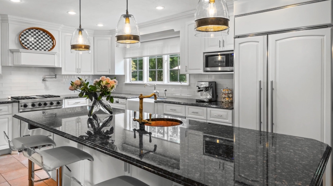 39 Interior Design Photos vs. 165 High Point Ln, Fairfield, CT Luxury Home Tour