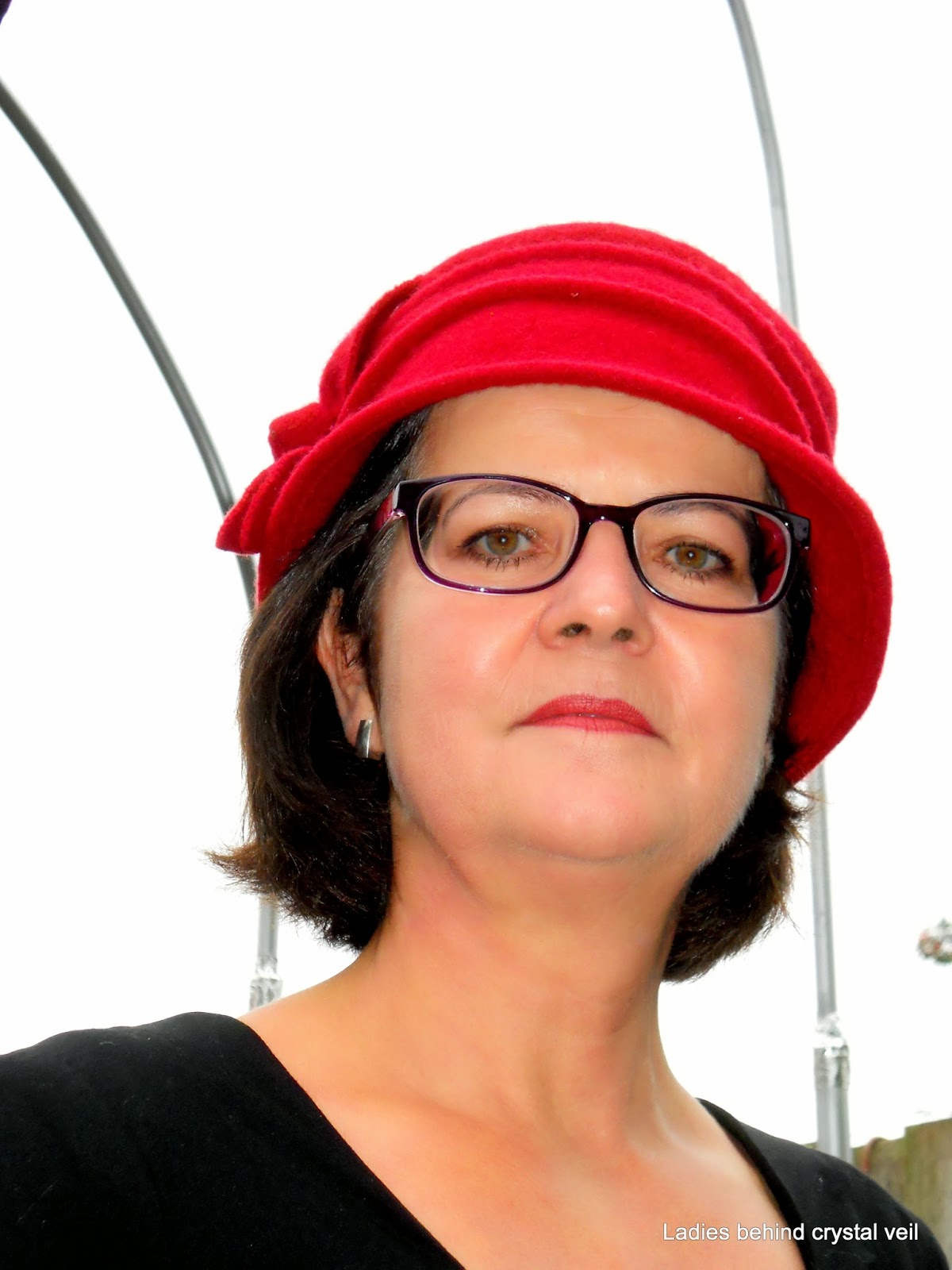 More ladies behind crystal veil Doreen 197