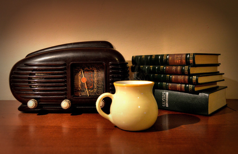 BBC Dramatized Radio Broadcast of The Lord of the Rings | Lydia Sanders #TwistyMustacheReviews BBC Dramatized Radio Broadcast of The Lord of the Rings | Lydia Sanders #TwistyMustacheReviews