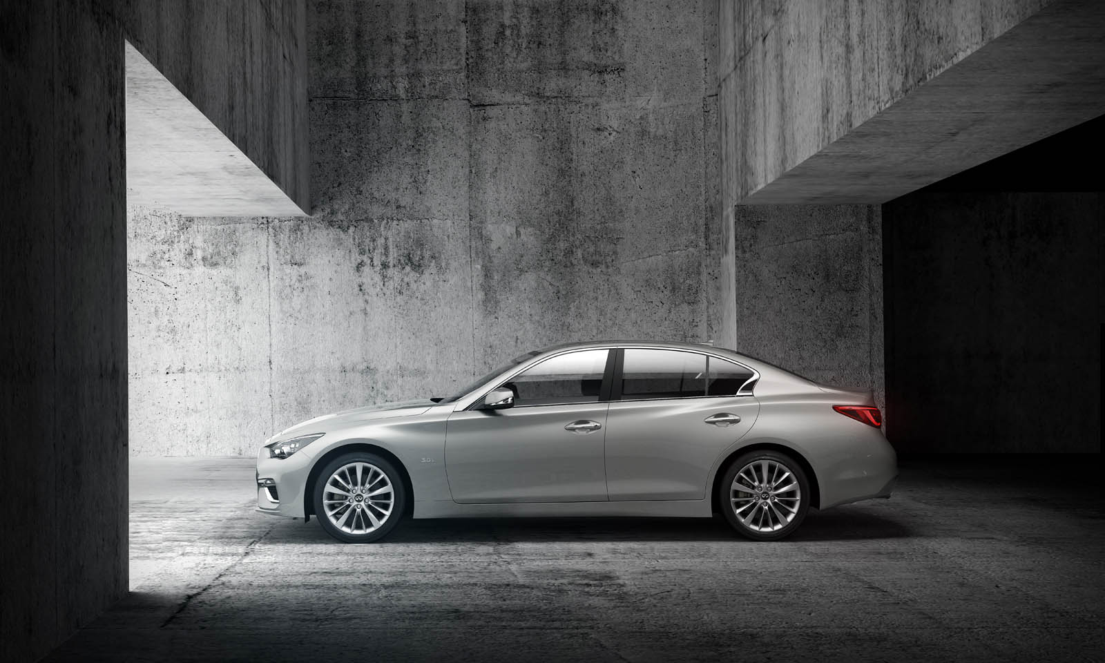 [Imagen: 25_2_INFINITI_Q50_MY18_PureLuxe_Side.jpg]