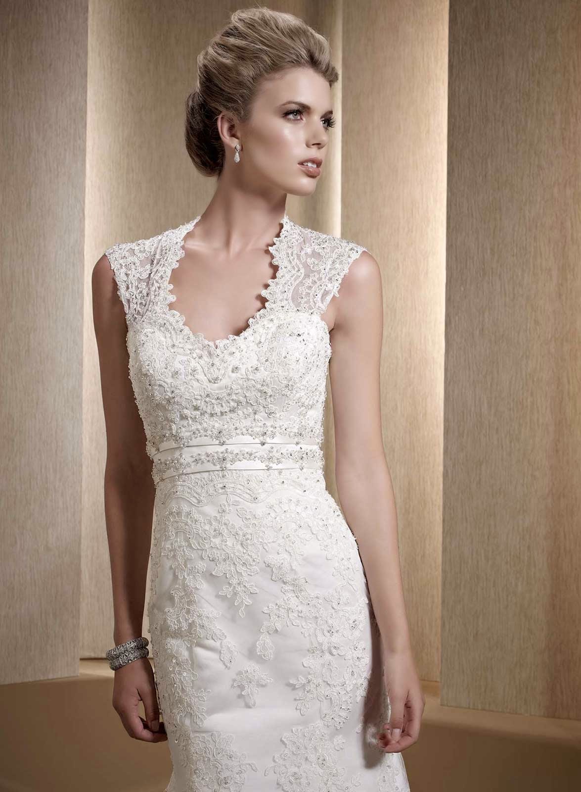 White Ivory Lace Wedding Dresses Design Ideas
