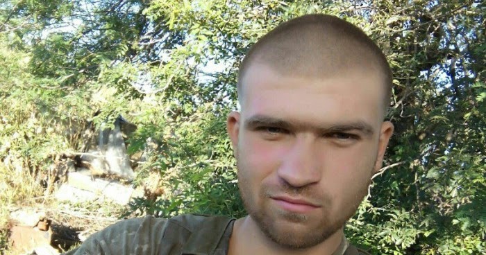 Картинки по запросу Перед тим, як йти на війну, він сказав: "Якщо зі мною щось трапиться, поховайте мене біля моєї бабусі у селі".