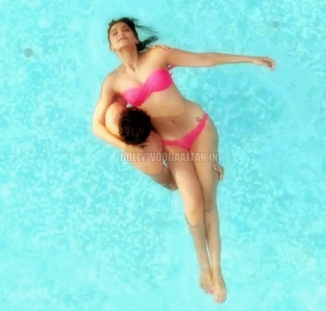 Sonam+Kapoor+Bewakoofiyaan+Movie+Bikini+