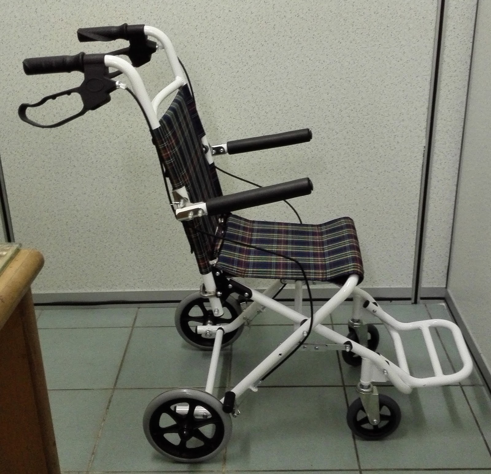 Lightweight portable super transit wheelchair foldable to small size