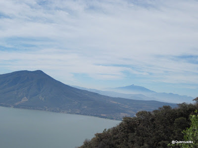 Nevado de Colima y el Cerro García vistos desde La Sierra de la Viga