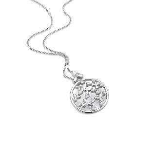 akhi, is a symbol of pure love and eternal bond between a brother and sister. And what better than precious platinum to celebrate this bond akhi, is a symbol of pure love and eternal bond between a brother and sister. And what better than precious platinum to celebrate this bond