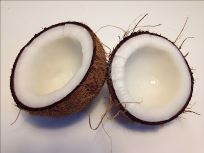 coconut-oil-treat-acne-scars