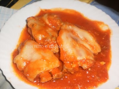  MANOS CON TOMATE 