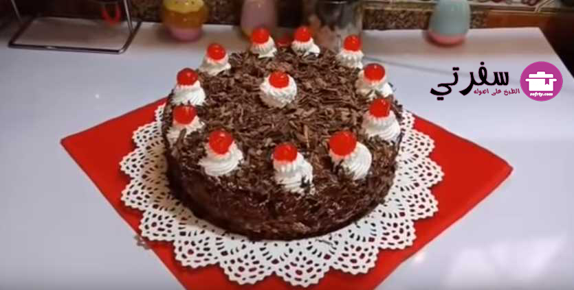 كيكة الغابة السوداء من فاطمة أبو حاتّي