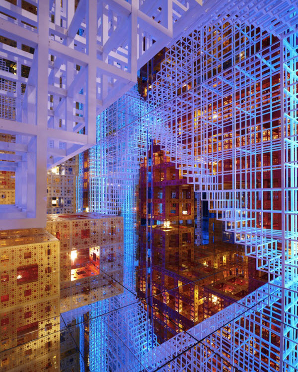 Awesome Illusion Room by Serge Salat Ladies Mails