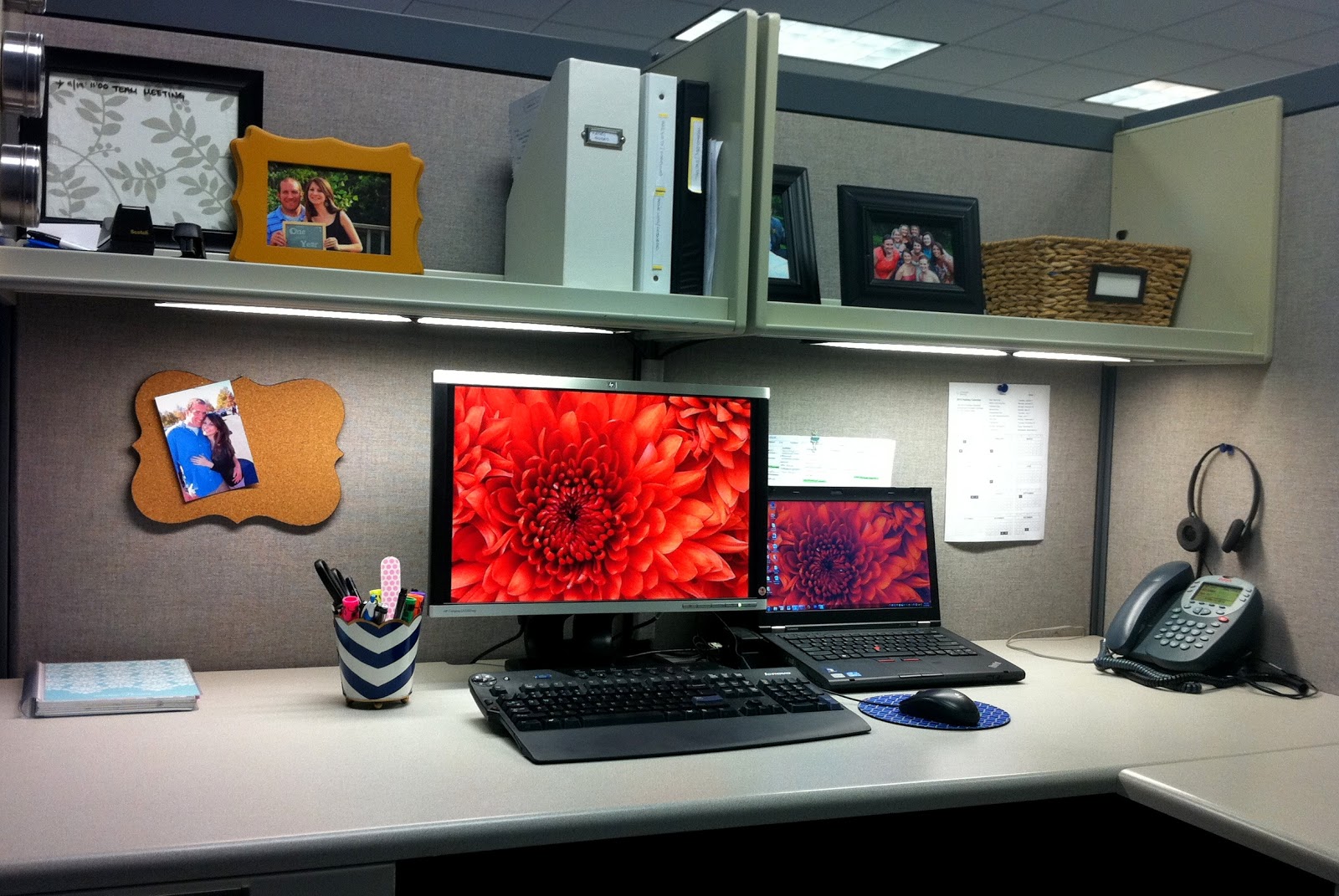 a & o on the go: Cubicle Decor