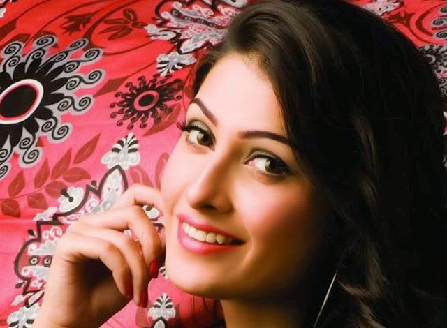 Beautiful Ayeza Khan Wallpapers HD Images, Free Download High Definition 