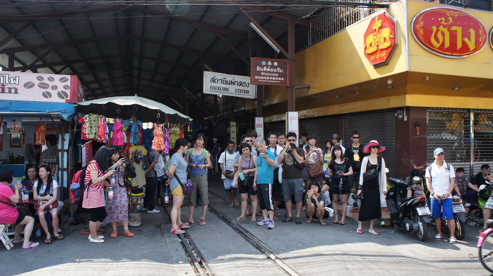 泰國 曼谷 旅遊 往郊區 美功市場 安帕瓦水上市場