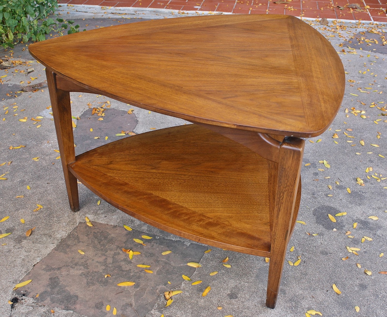 Modwerks Lane Guitar Pick End Table