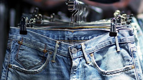 Cara Mengetahui Ukuran Celana Jeans agar Tidak Bolak-Balik Ke Kamar Pas