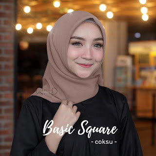 Basic Square Hijab model Basic Square Hijab yang sedang trend