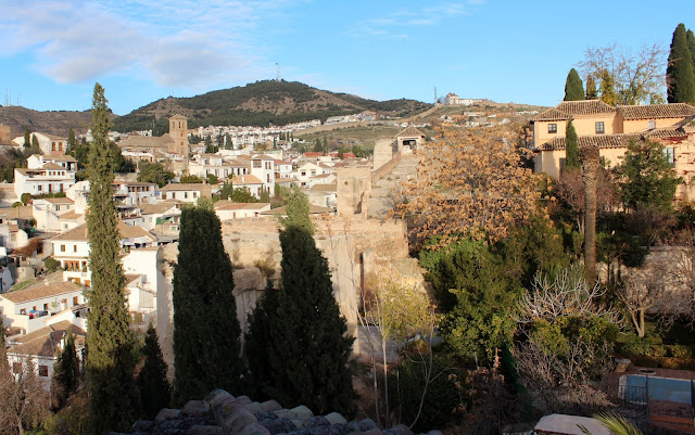 Vistas desde el palacio Dar-al-Hora en Granada
